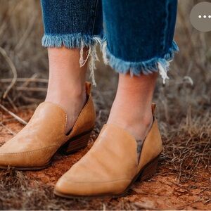NIB!! Lucky Brand Mahzan Tan Women's Booties Loafer Boots
